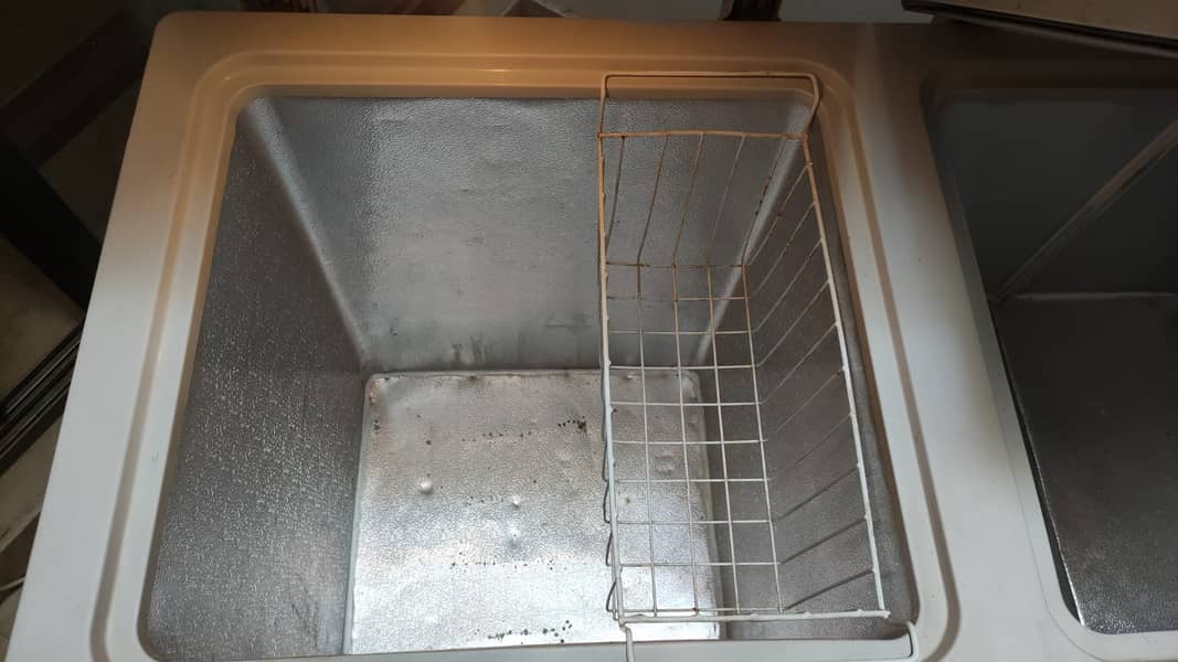 Dawlance Double Door Deep Freezer 1