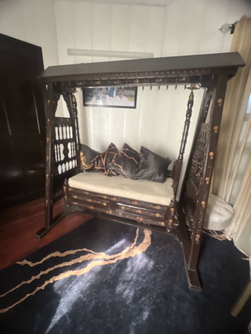 2 Seater Jhoola (Swing) 1