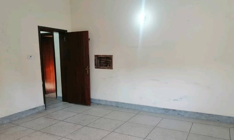 Well-constructed House Available For sale In Model Town - Block D 3