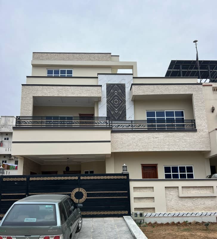 FRONT OPEN, SERVICE ROAD BRAND NEW OWNER HOUSE FOR SALE 10 MARLA (35X70 FT, 272 SQ YD) 0