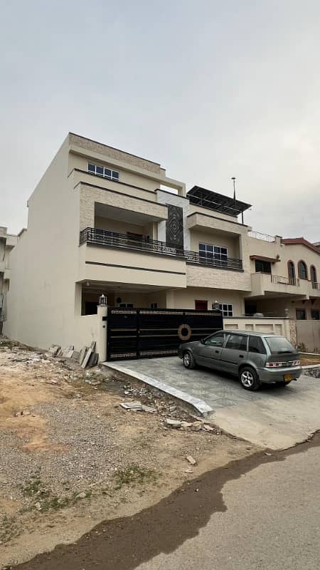 FRONT OPEN, SERVICE ROAD BRAND NEW OWNER HOUSE FOR SALE 10 MARLA (35X70 FT, 272 SQ YD) 11