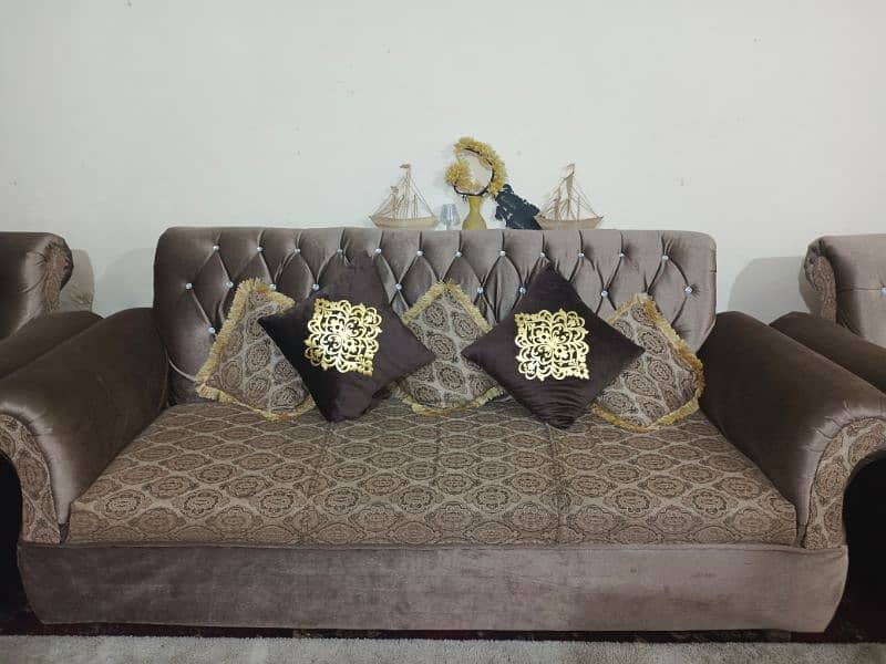 5 seater sofa for sale. 0