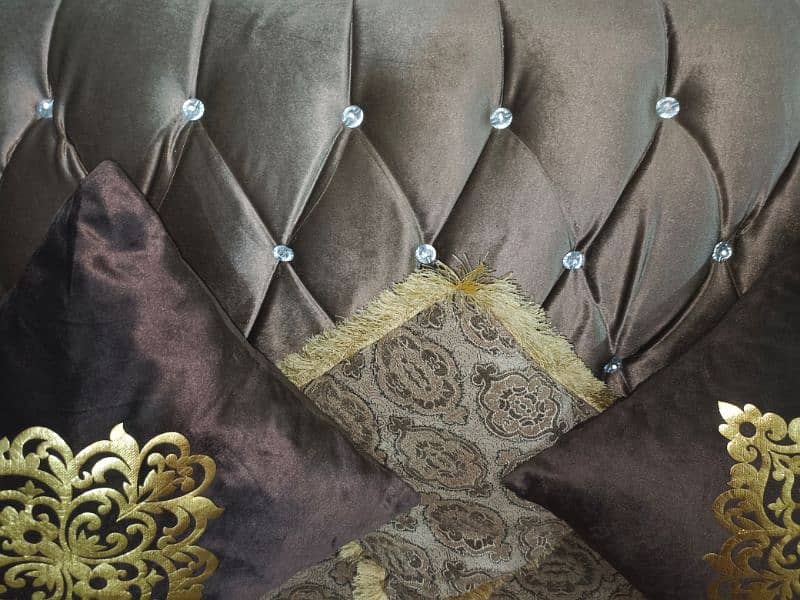5 seater sofa for sale. 3