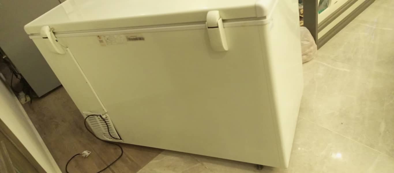 Haier HRF 380 Refrigerator and HDF 405SD Deep Freezer 7