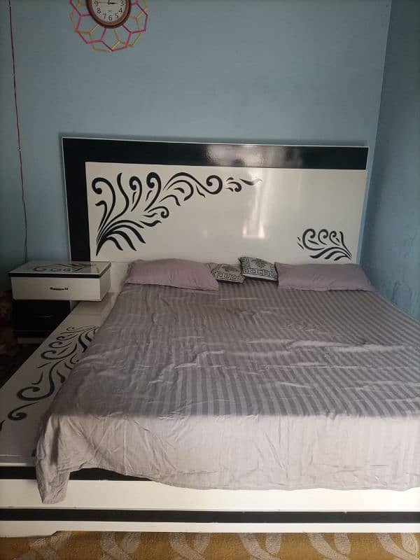 complete room furniture available for urgent sale 3