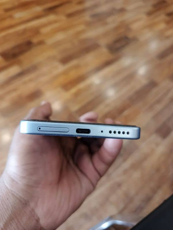 redmi note 13 8 256 with complete box 33 volt charger 5
