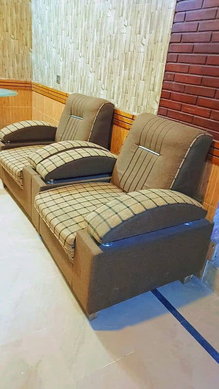sofa set for sale price is negotiable 3