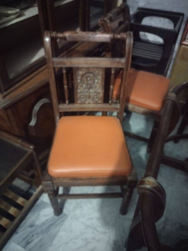 Dining Table and Chairs for sale 3