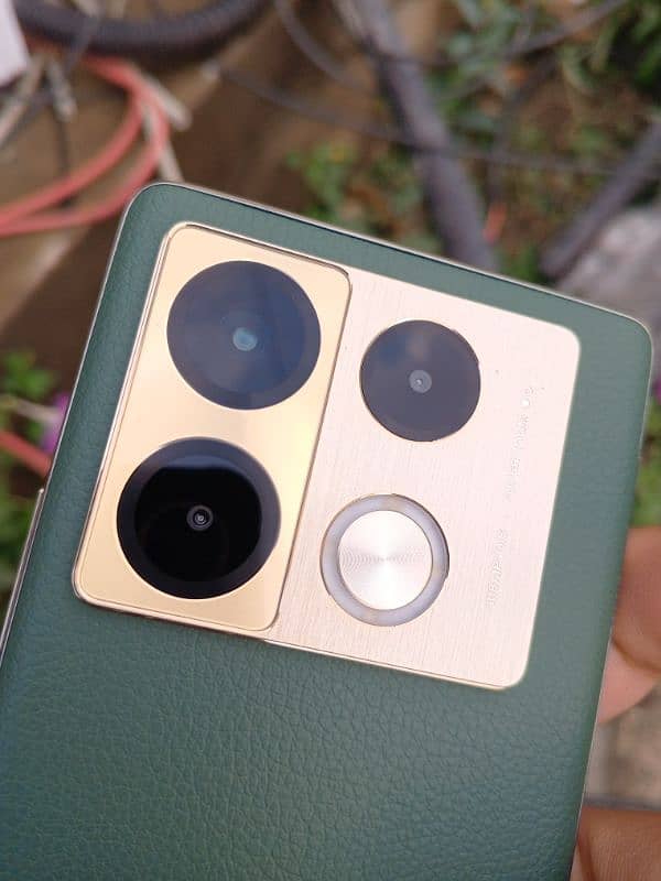 Note 40 pro full box with wireless charger 3