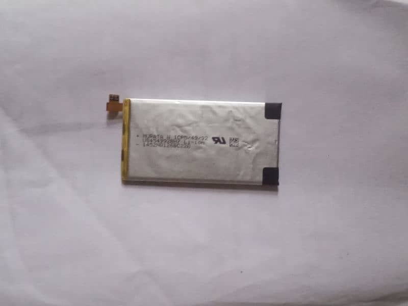 sharp aquos r3 battery and body 0