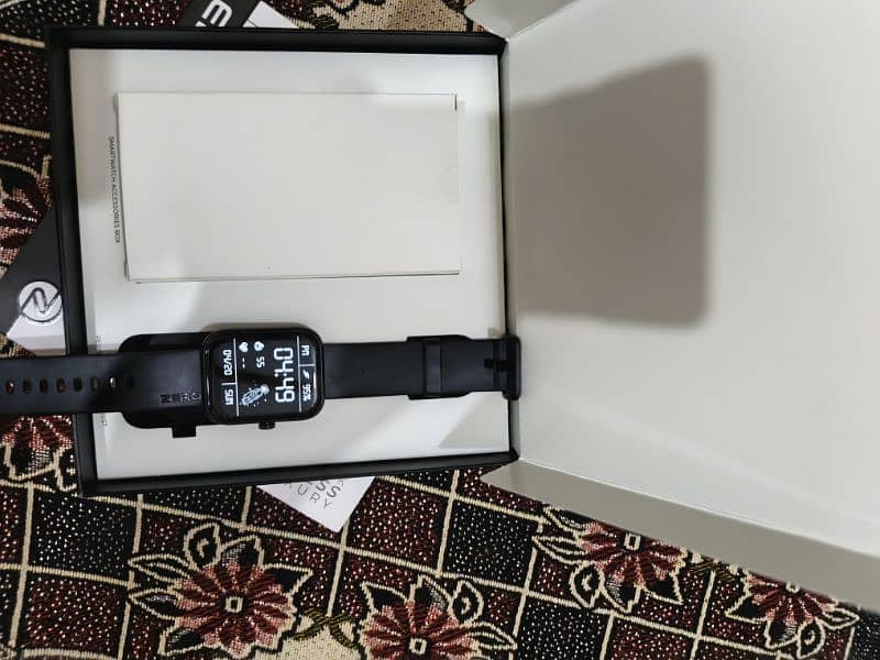 full new ha just 6 days use. . Zerolifestyle edge smartwatch 1
