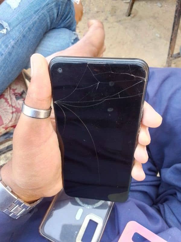 Tecno spark 5 pro 4/64 glass crack pta approve all ok 4