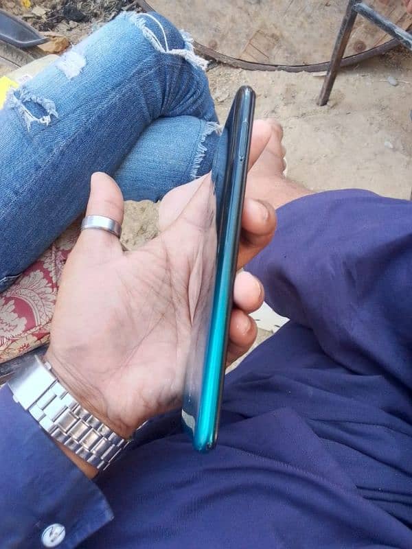 Tecno spark 5 pro 4/64 glass crack pta approve all ok 6