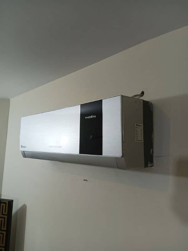 Dawlance 1.5 ton split AC (non-inverter) 3