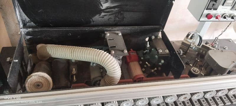 sliding cuter and tape machine 3