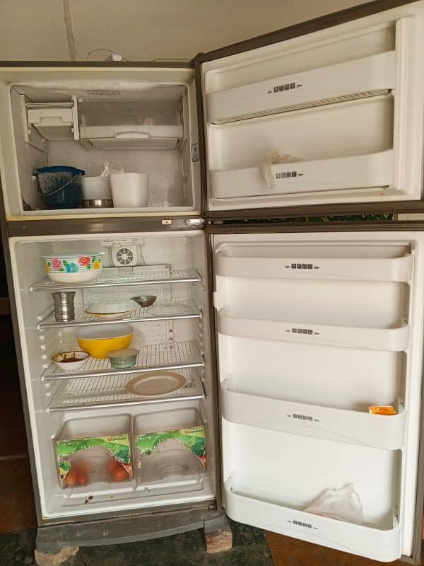 Dawlance's Hzone fridge good condition for sale 3