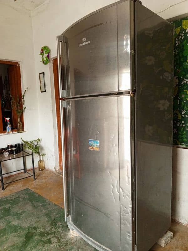 Dawlance's Hzone fridge good condition for sale 4