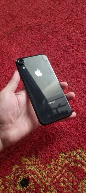 Iphone XR icloud locked waterpacked 1