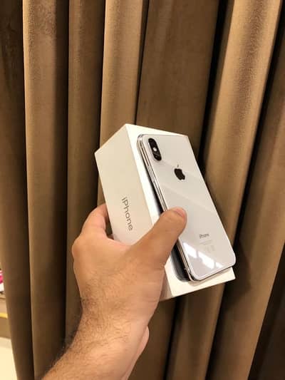 apple iphone xs 256 gb pta approved with box /- 03461809478