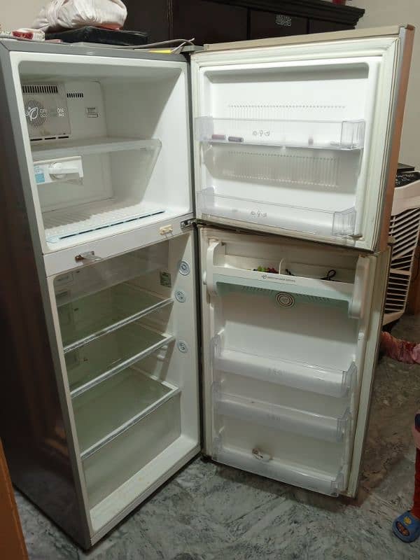 LG fridge for sale full size import from dubai 11