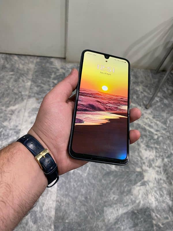 Samsung A16 8/256 with box and charger 7