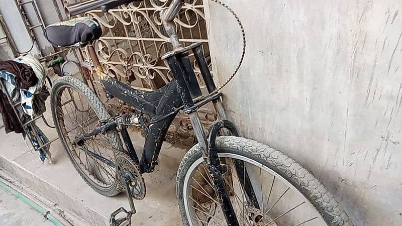 Second-Hand black CYCLE for sell 0
