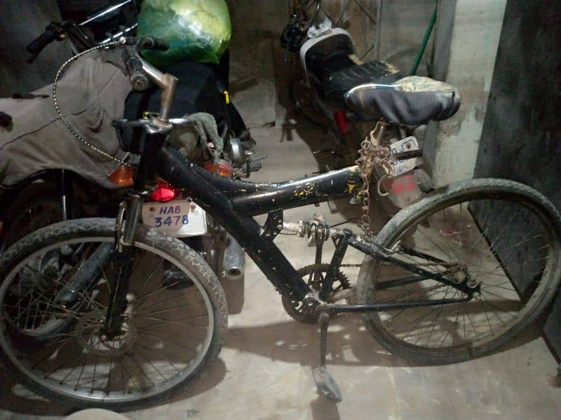 Second-Hand black CYCLE for sell 4