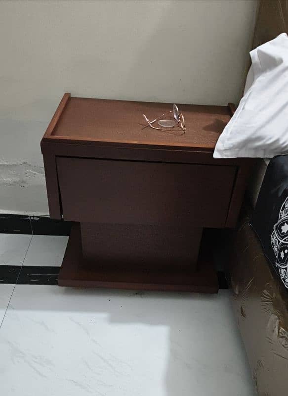 New side table Set For Sale 0