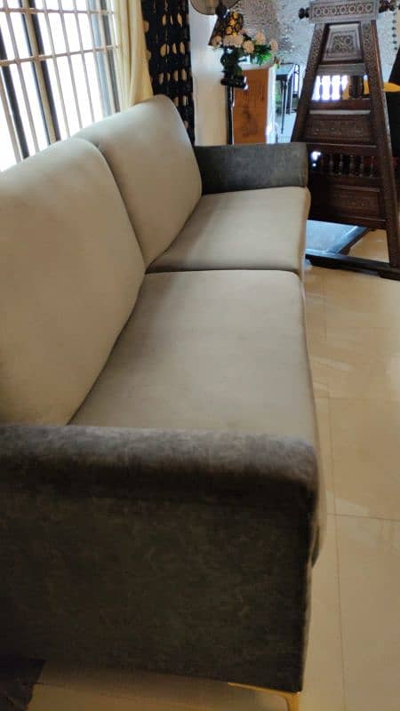 4 sitter customize sofa  new condition 5