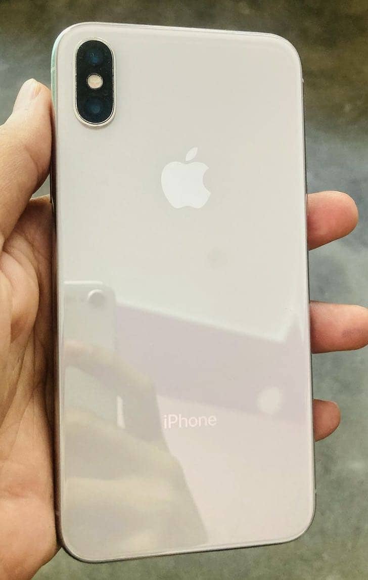 IPhone X . PTA Approved. With box. And charger. 1