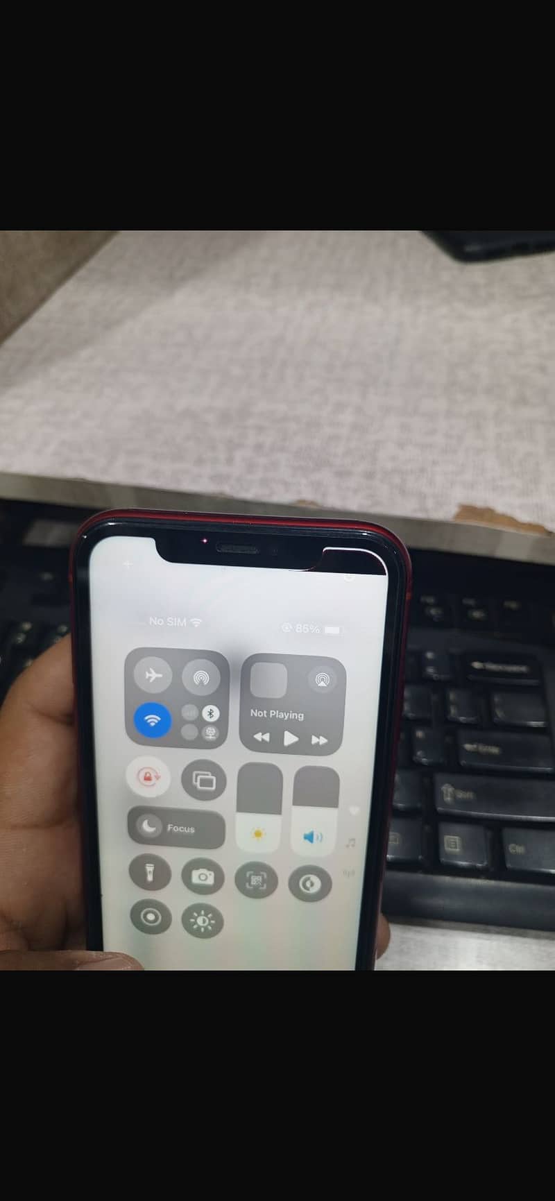 I phone xr non pta Available month2 e same 2