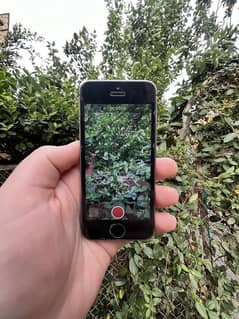 iphone se scratch less urgent sale