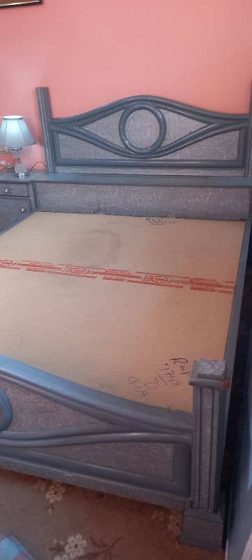 BED ,SIDE TABLE, WITH MATTRESS 5