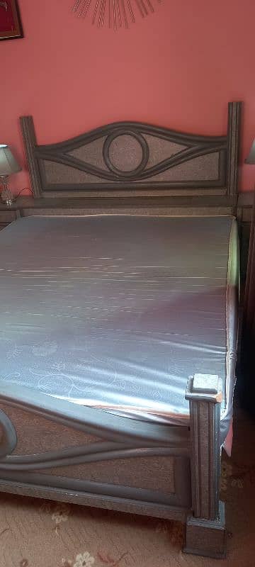 BED ,SIDE TABLE, WITH MATTRESS 8