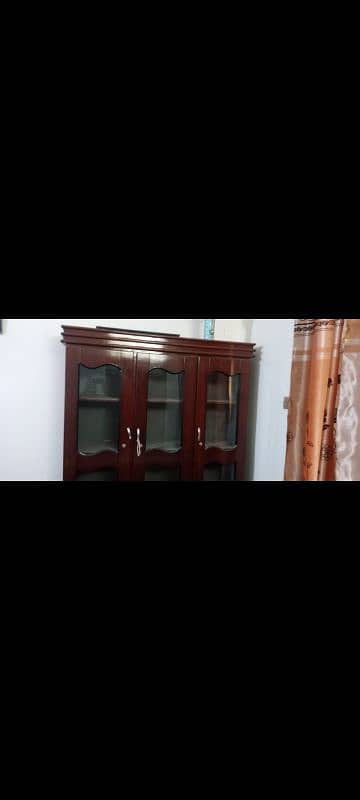 mirror showcase 1