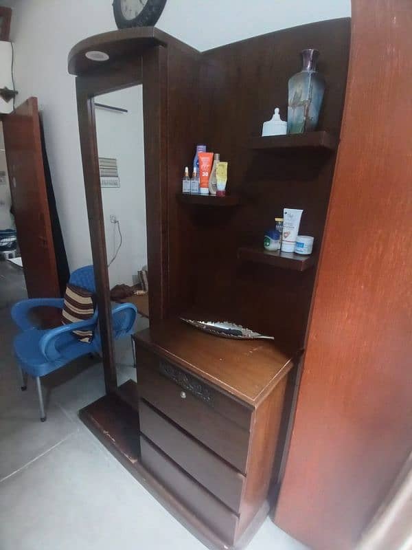 Dressing Table 3