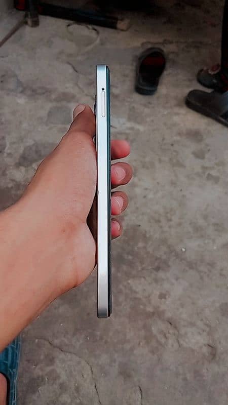 IS NUMBER PAR RABTA KARA 03025298170 VIVO Y19S 4/128 WITH COMPLETE BOX 3
