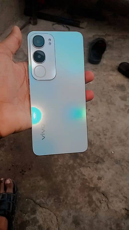 IS NUMBER PAR RABTA KARA 03025298170 VIVO Y19S 4/128 WITH COMPLETE BOX 4