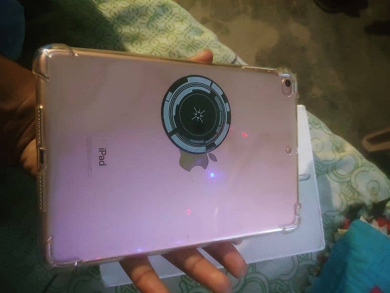 ipad mini 5 with box 4