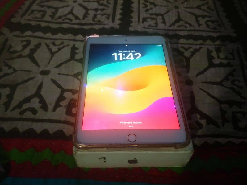 ipad mini 5 with box 5