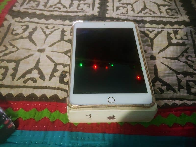 ipad mini 5 with box 6