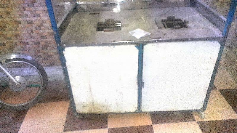 fast food counter with 2 stove Place available for sale 6