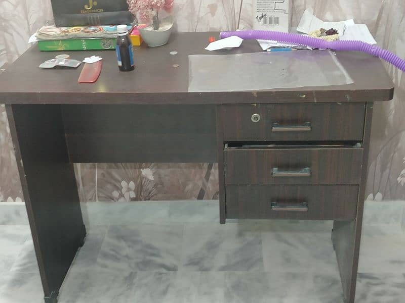 study table 0