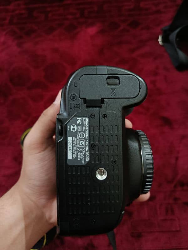 Nikon D5200 with 18-55mm lens + SB 400 Speedlight flash + 16 gb Card 2