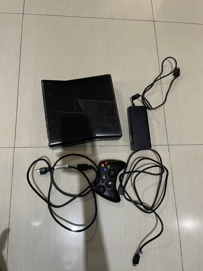 X box 360 e slim 3