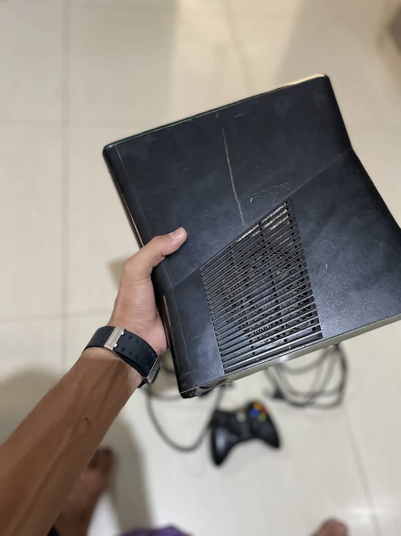 X box 360 e slim 5