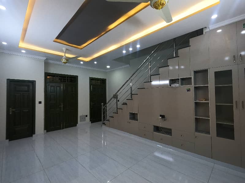 Your Search Ends Right Here With The Beautiful On Excellent Location House In G-11/1 At Affordable Price Of Pkr Rs. 78500000 12