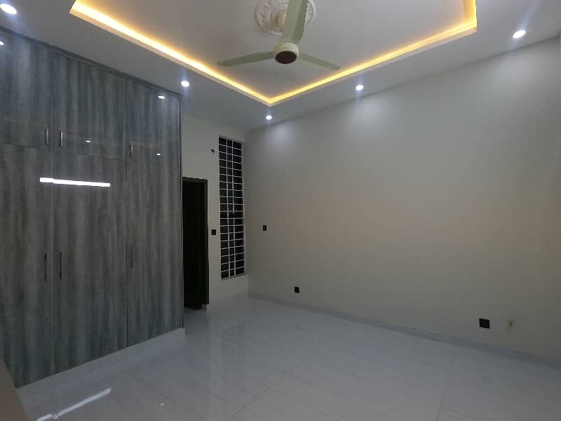 Your Search Ends Right Here With The Beautiful On Excellent Location House In G-11/1 At Affordable Price Of Pkr Rs. 78500000 27