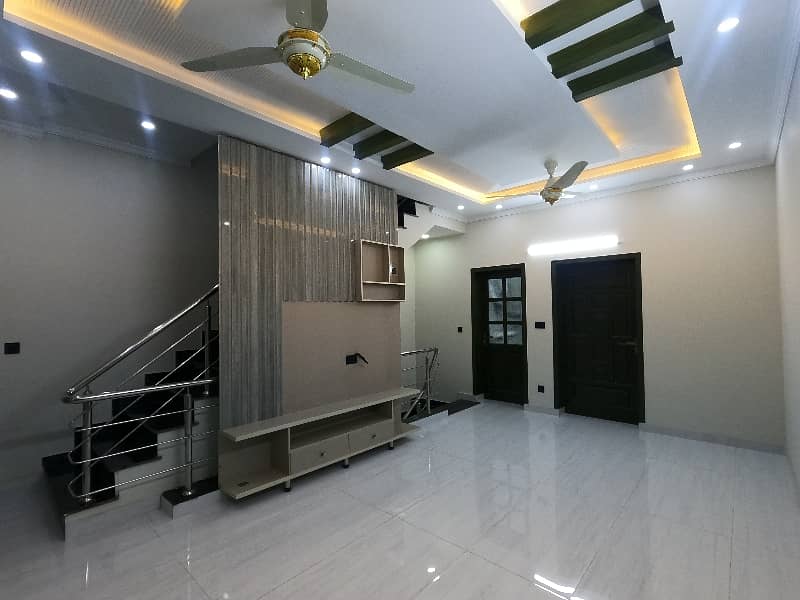 Your Search Ends Right Here With The Beautiful On Excellent Location House In G-11/1 At Affordable Price Of Pkr Rs. 78500000 34