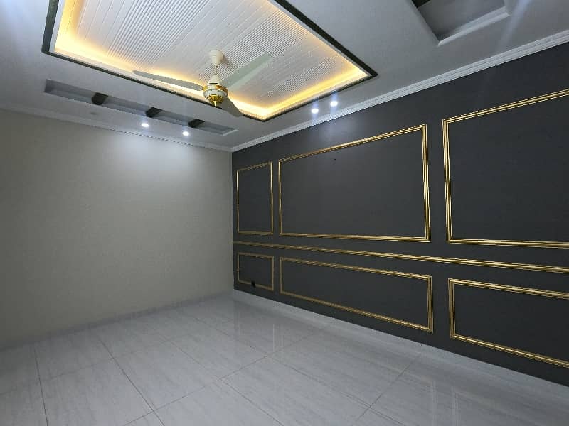 Your Search Ends Right Here With The Beautiful On Excellent Location House In G-11/1 At Affordable Price Of Pkr Rs. 78500000 38